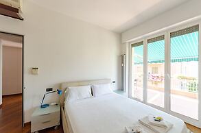 JOIVY Stylish Flat W/Terrace