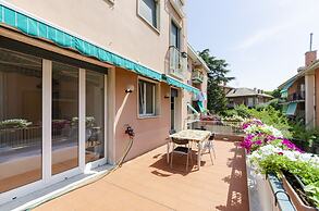 JOIVY Stylish Flat W/Terrace