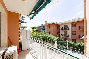 JOIVY Stylish Flat W/Terrace