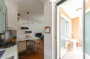 JOIVY Stylish Flat W/Terrace