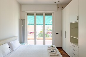 JOIVY Stylish Flat W/Terrace