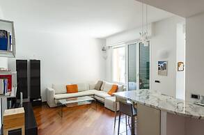 JOIVY Stylish Flat W/Terrace