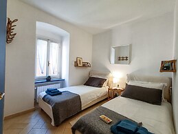 JOIVY Villa Milva W/ Car Park Beside The Beach