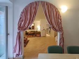 JOIVY Villa Milva W/ Car Park Beside The Beach