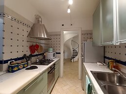 JOIVY Villa Milva W/ Car Park Beside The Beach