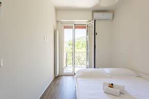 JOIVY Lele Apartment With Swimming Pool