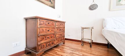 JOIVY Vintage And Gorgeous 2-Bed Flat Near Sforzesco Castle