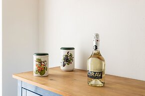 JOIVY Lovely Flat W/ Private Parking In 5 Terre