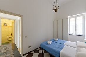 JOIVY Kiosk Opera House