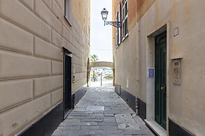 JOIVY Kiosk Opera House