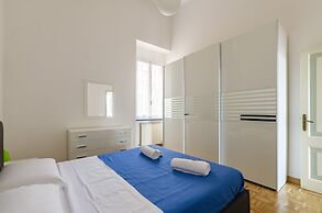 JOIVY Kiosk Opera House