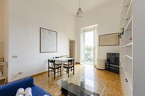 JOIVY Kiosk Opera House