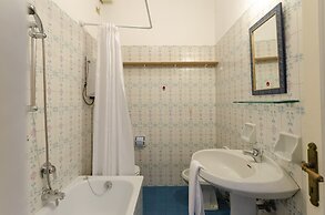 JOIVY Kiosk Opera House