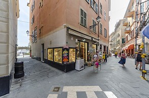 JOIVY Kiosk Opera House