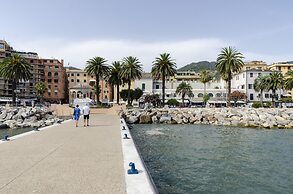 JOIVY Kiosk Opera House