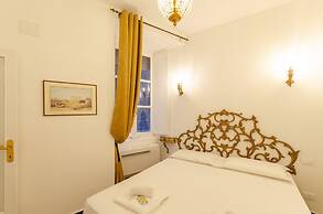 JOIVY Ideal Flat Near Aquarium