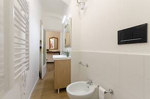 JOIVY Ideal Flat Near Aquarium