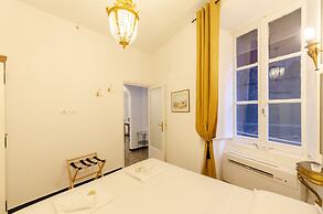 JOIVY Ideal Flat Near Aquarium