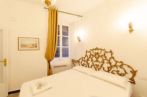 JOIVY Ideal Flat Near Aquarium