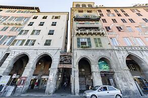 JOIVY Ideal Flat Near Aquarium