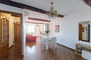 JOIVY Sunny 2-Bed Flat Near Aquarium