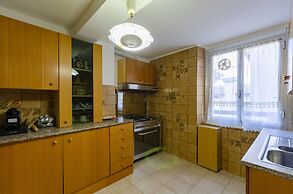 JOIVY Sunny 2-Bed Flat Near Aquarium