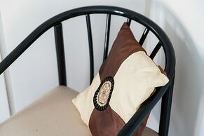 JOIVY Stylish Suite 52