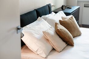 JOIVY Stylish Suite 52