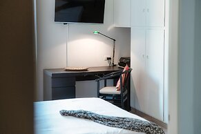 JOIVY Stylish Suite 52