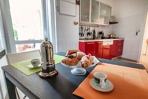 JOIVY Stylish Suite 52