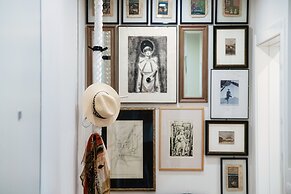 JOIVY Stylish Suite 52