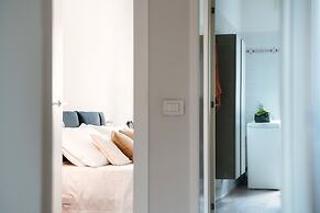 JOIVY Stylish Suite 52