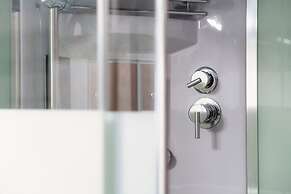 JOIVY Family Flat W/Balcony