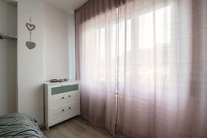 JOIVY Family Flat W/Balcony