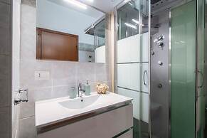 JOIVY Family Flat W/Balcony