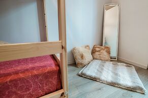 JOIVY Family Flat W/Balcony