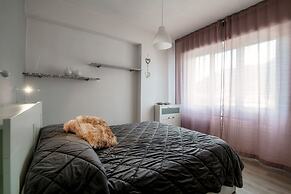 JOIVY Family Flat W/Balcony