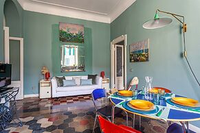 JOIVY Elegant Flat W/Balcony