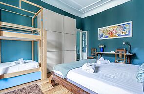 JOIVY Elegant Flat W/Balcony