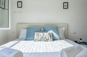 JOIVY Sublime Flat W/Balcony