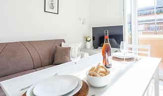 JOIVY Sublime Flat W/Balcony