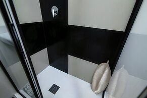 JOIVY Spacious Apt in Stunning Como