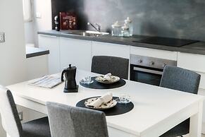 JOIVY Spacious Apt in Stunning Como