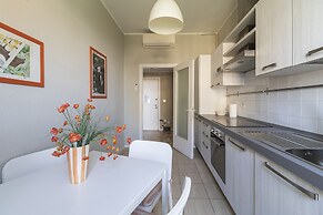 JOIVY Trendy Flat W/Balcony