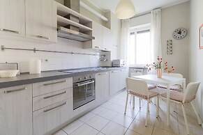 JOIVY Trendy Flat W/Balcony