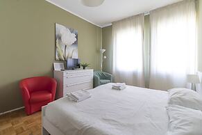 JOIVY Trendy Flat W/Balcony