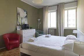 JOIVY Trendy Flat W/Balcony