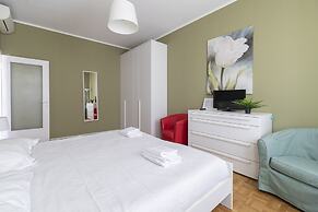 JOIVY Trendy Flat W/Balcony