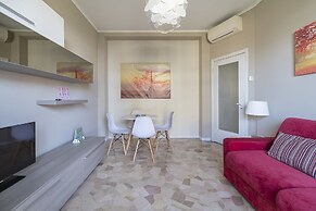 JOIVY Trendy Flat W/Balcony