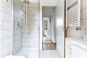 JOIVY Adorable Flat W/ Balcony